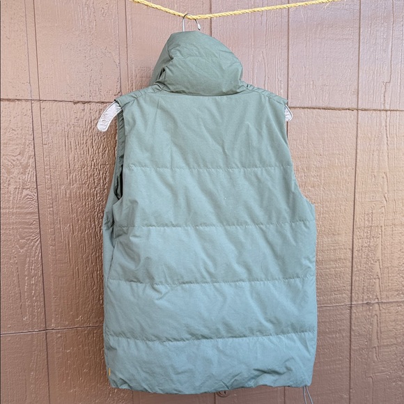 Lucy Puffer Vest with Zipper Pockets - Picture 4 of 6